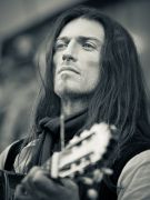 Estas Tonne