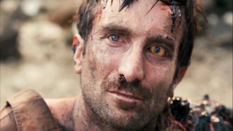 District 9 - Wikus Uzaylıya Dönüşüyor