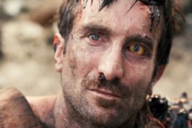 District 9 - Wikus Uzaylıya Dönüşüyor