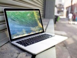 Apple Macbook dizüstü bilgisayar